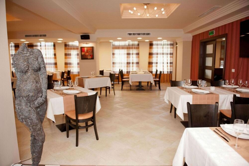 Hotel Check Inn Timisoara Bagian luar foto