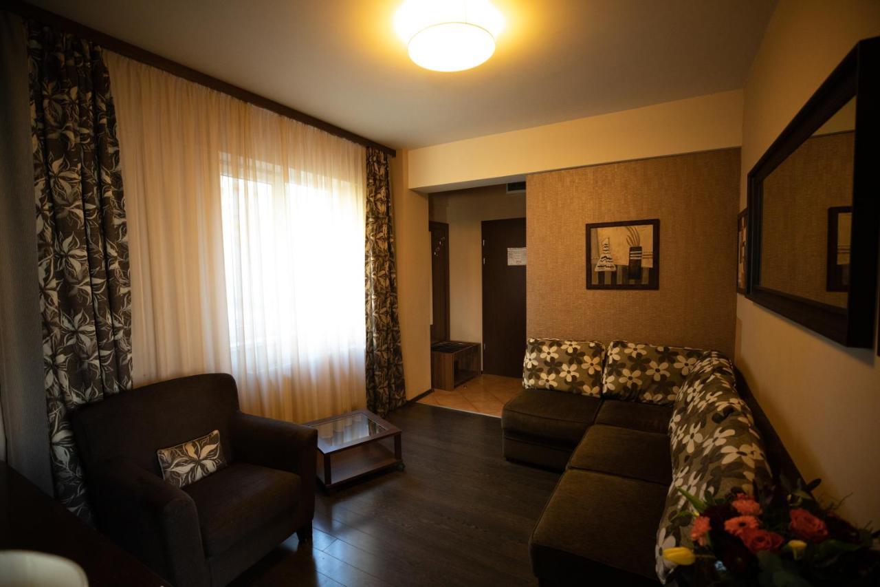 Hotel Check Inn Timisoara Bagian luar foto