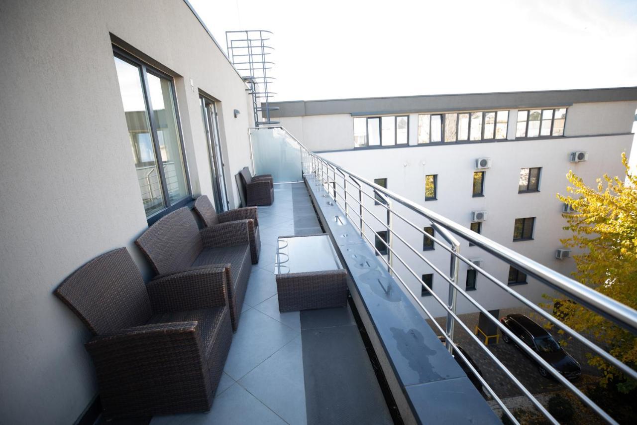 Hotel Check Inn Timisoara Bagian luar foto