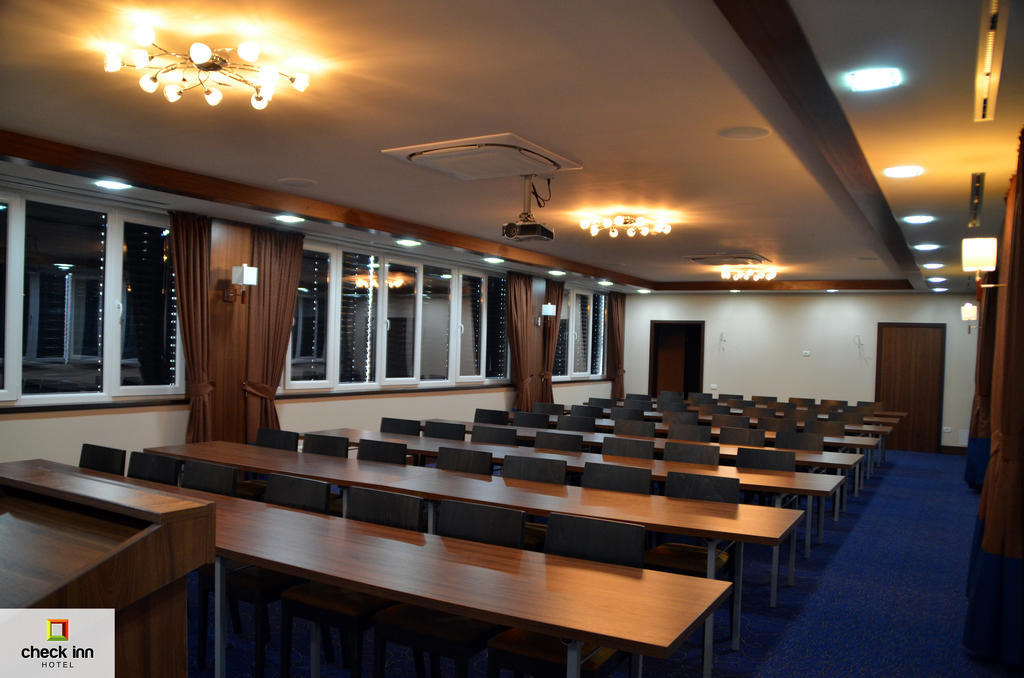 Hotel Check Inn Timisoara Bagian luar foto