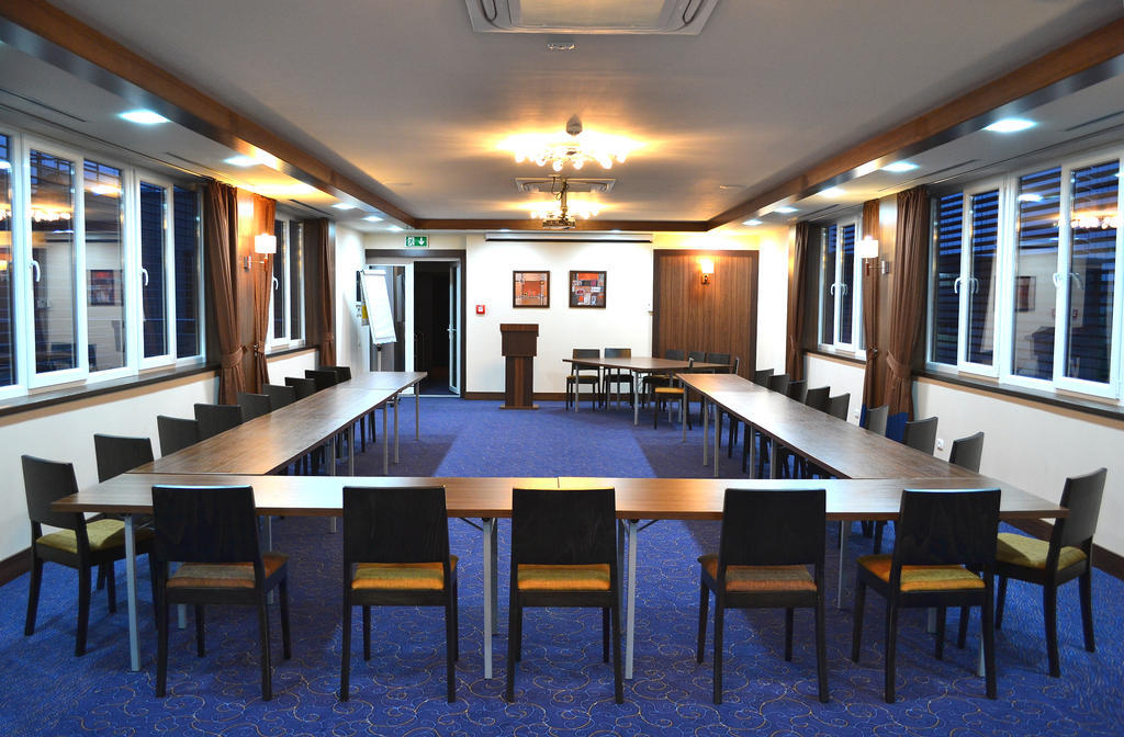 Hotel Check Inn Timisoara Bagian luar foto