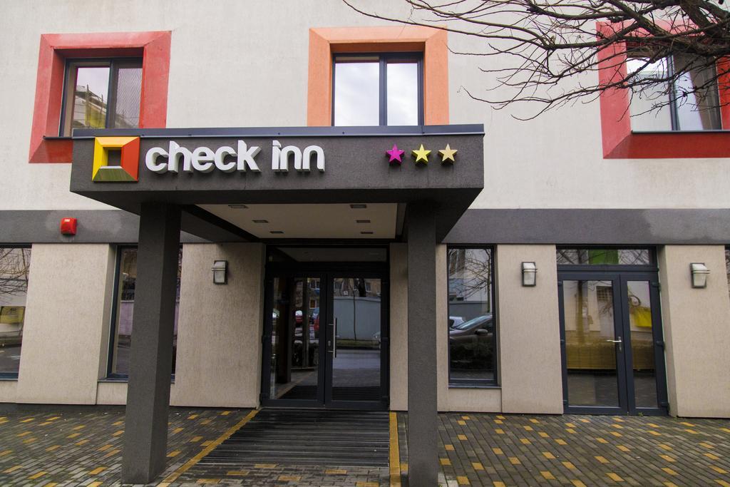 Hotel Check Inn Timisoara Bagian luar foto